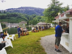 bar tavoli riva lago 300x225