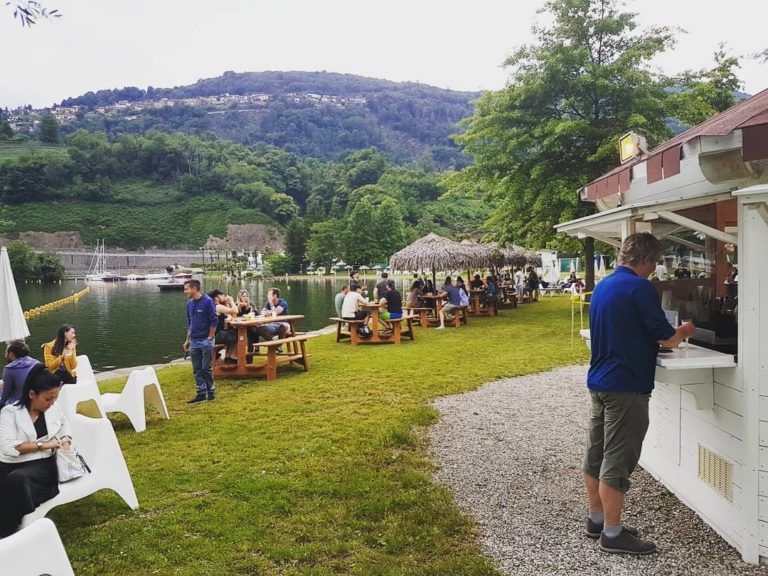 bar tavoli riva lago 768x576