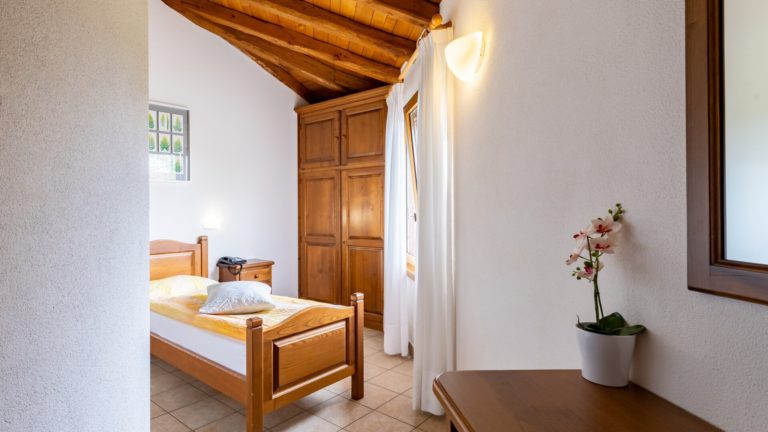210504 Room 18 768x432