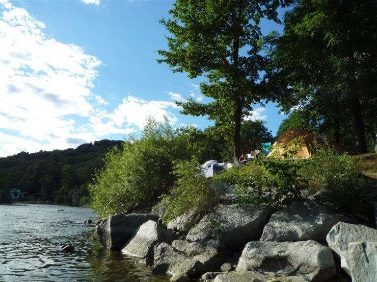 CampingamFlussresz 768x576