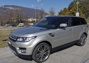 9. Land Rover 11zon 300x213