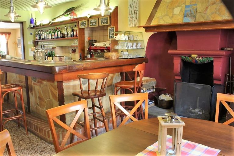 banco bar 768x512