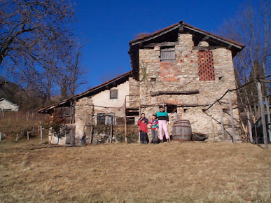 davanti alla casa