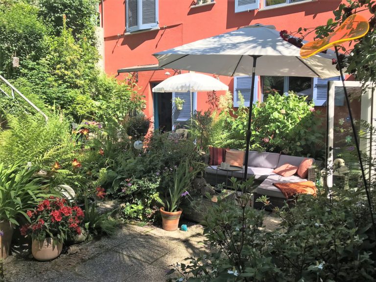 Lounge dal giardino 768x576