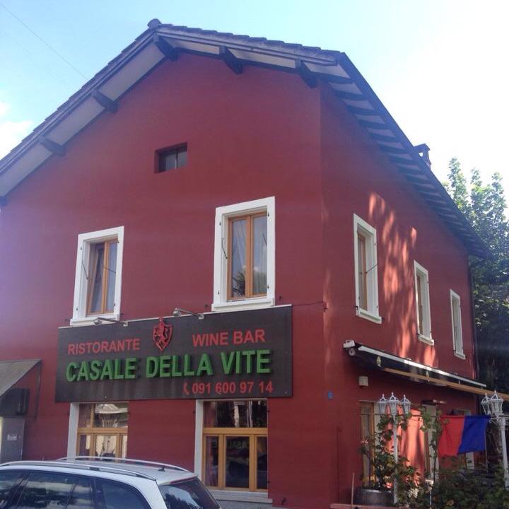 Stabile dalla strada