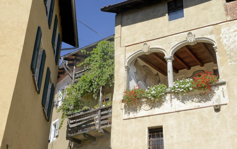 balconi in fiore 1 768x483