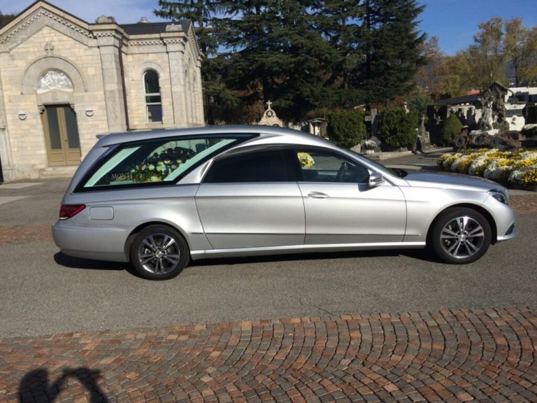 carro funebre entrata cimitero lugano 1024x768 1 768x576